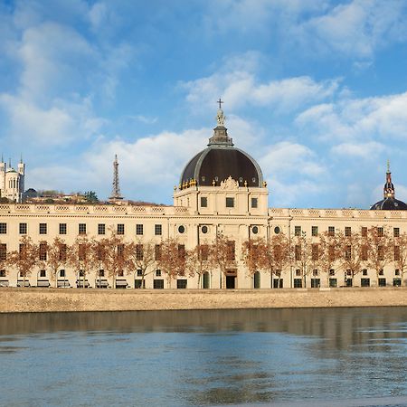 Intercontinental Lyon - Hotel Dieu By Ihg Esterno foto The headquarters of the Spanish National Library in Madrid.