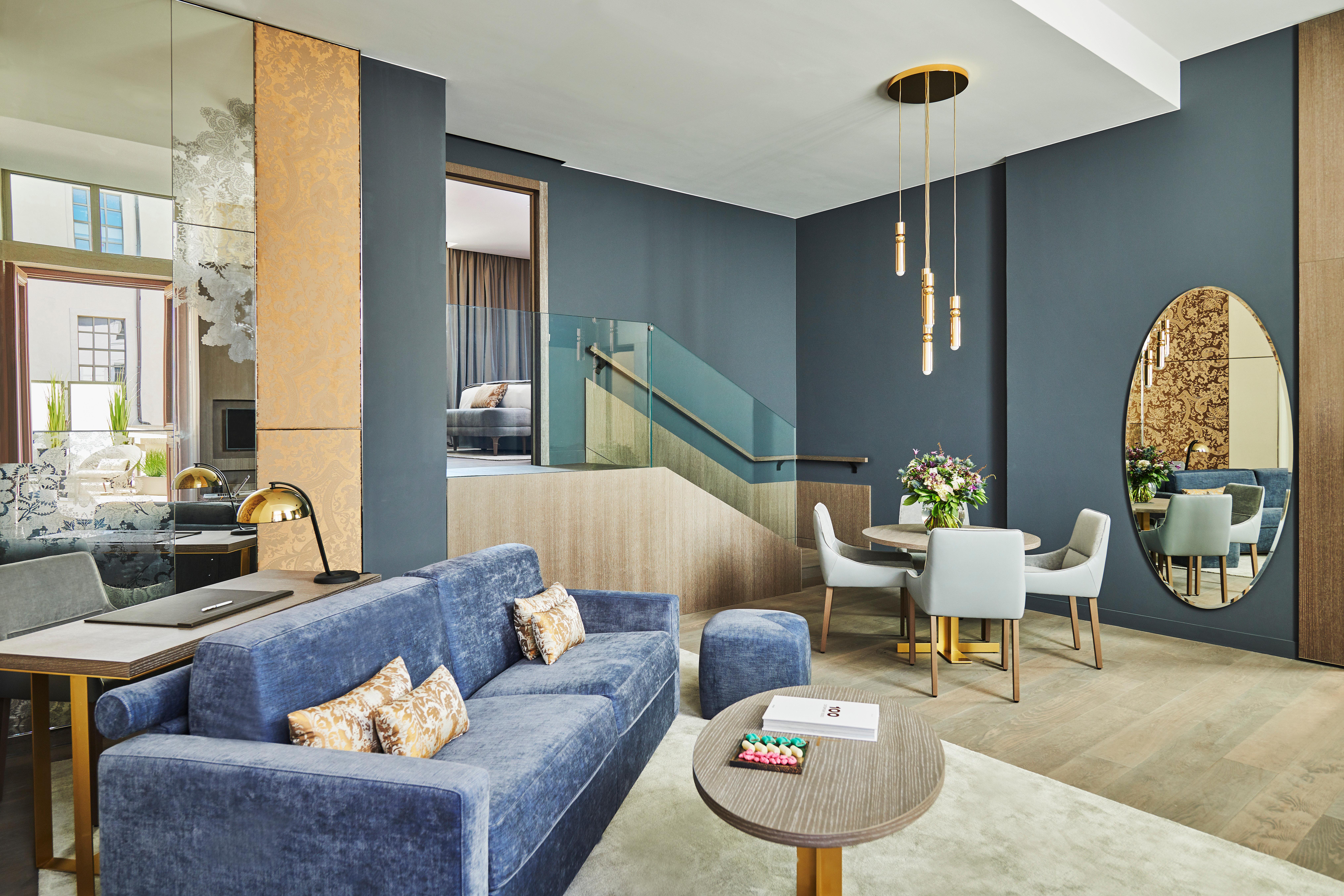 Intercontinental Lyon - Hotel Dieu By Ihg Esterno foto The living room of a suite at the hotel
