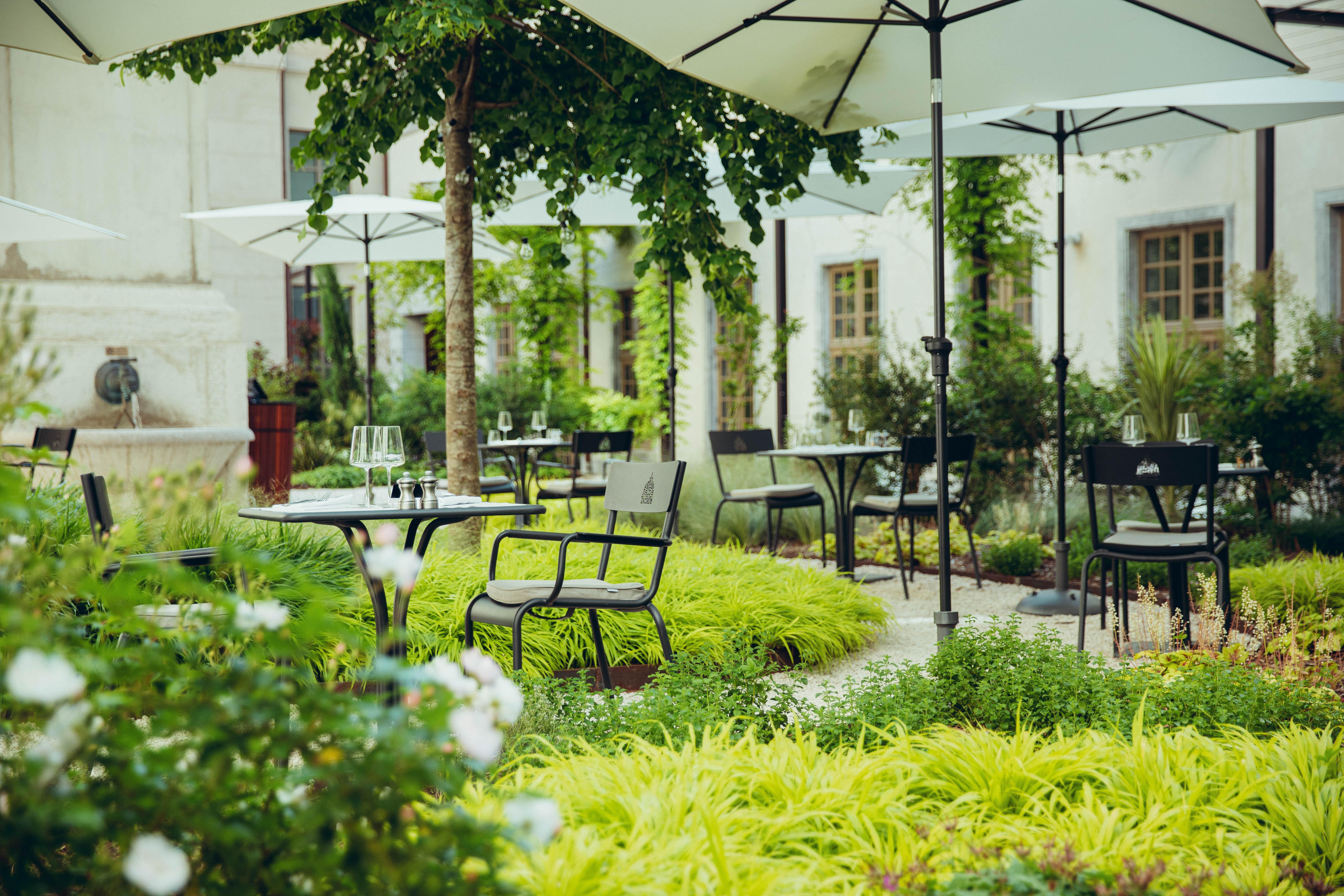 Intercontinental Lyon - Hotel Dieu By Ihg Esterno foto The garden of the restaurant
