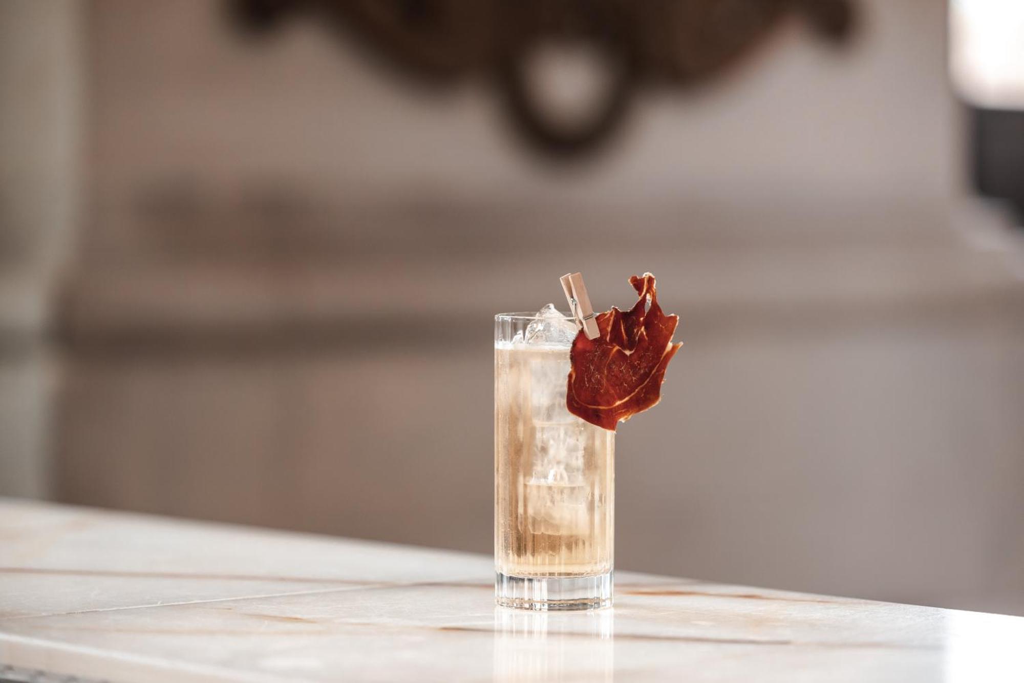 Intercontinental Lyon - Hotel Dieu By Ihg Esterno foto A maple bourbon old fashioned